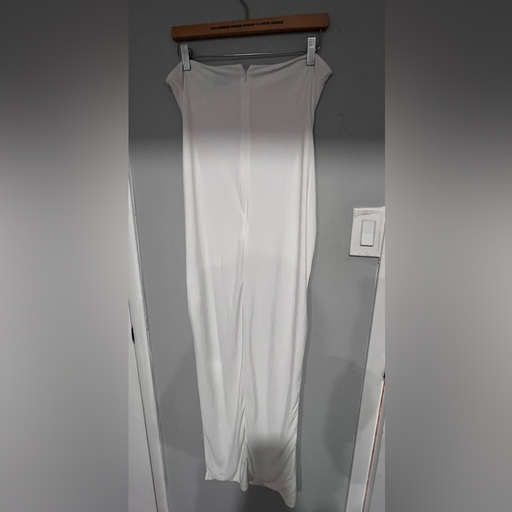 Club L London White Strapless Bodycon Dress - Picture 2 of 6